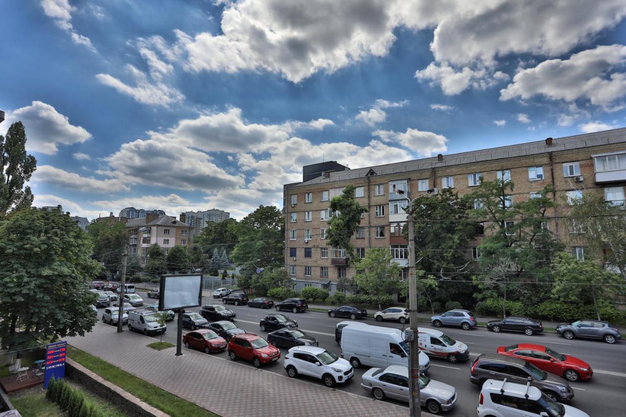Light Life Hostel Kiev Bagian luar foto