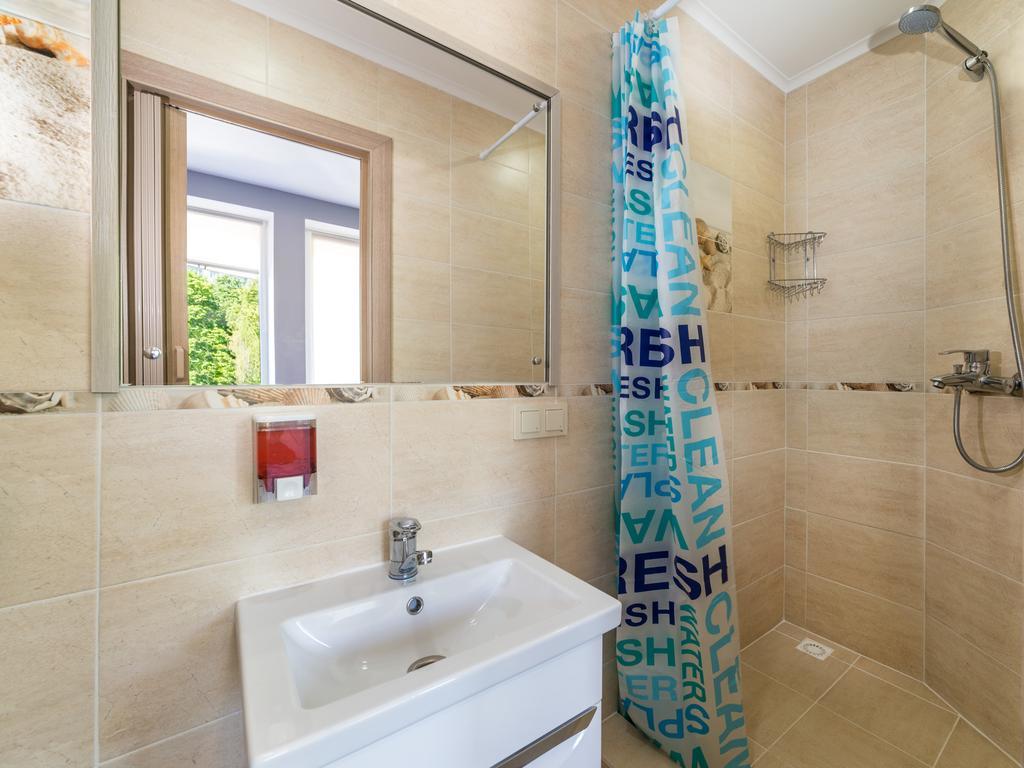 Light Life Hostel Kiev Bagian luar foto